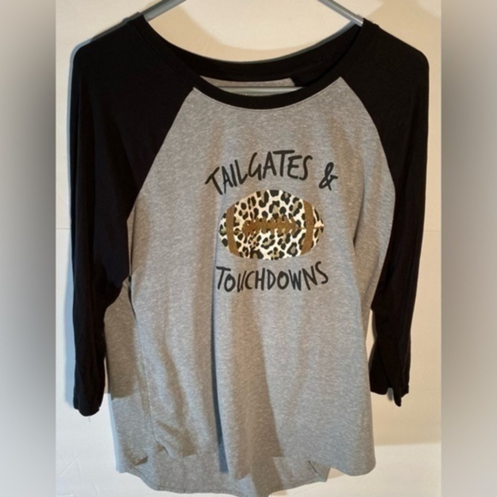 C ESTABLISHED 1946 LADIES MEDIUM TOP